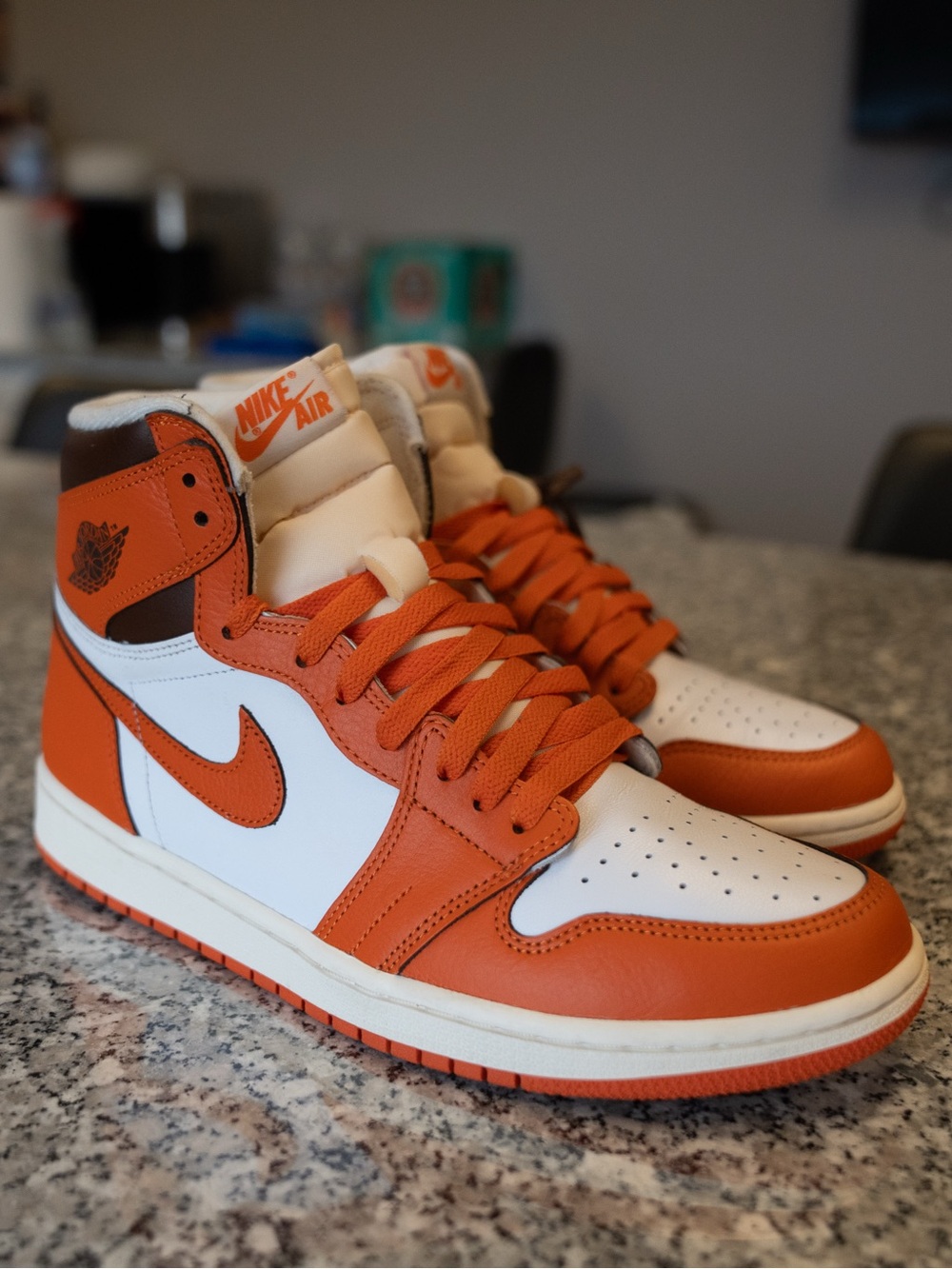 Air Jordan 1 Retro High OG Starfish Orange White Size 9.5 Mens VGUC Sneakers - Picture 3 of 6